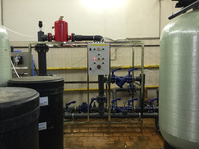 Фильтры очистки воды от железа и жесткости в гостиничном комплексе