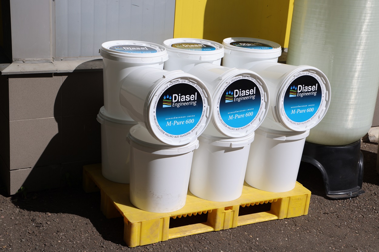 Фильтр анионитовый деионизирующий воду DFD 2472