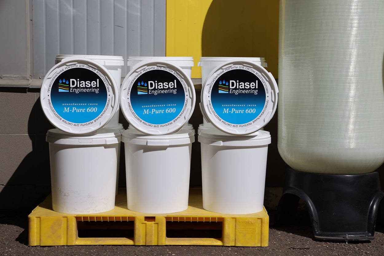 Фильтр анионитовый деионизирующий воду DFD 2472