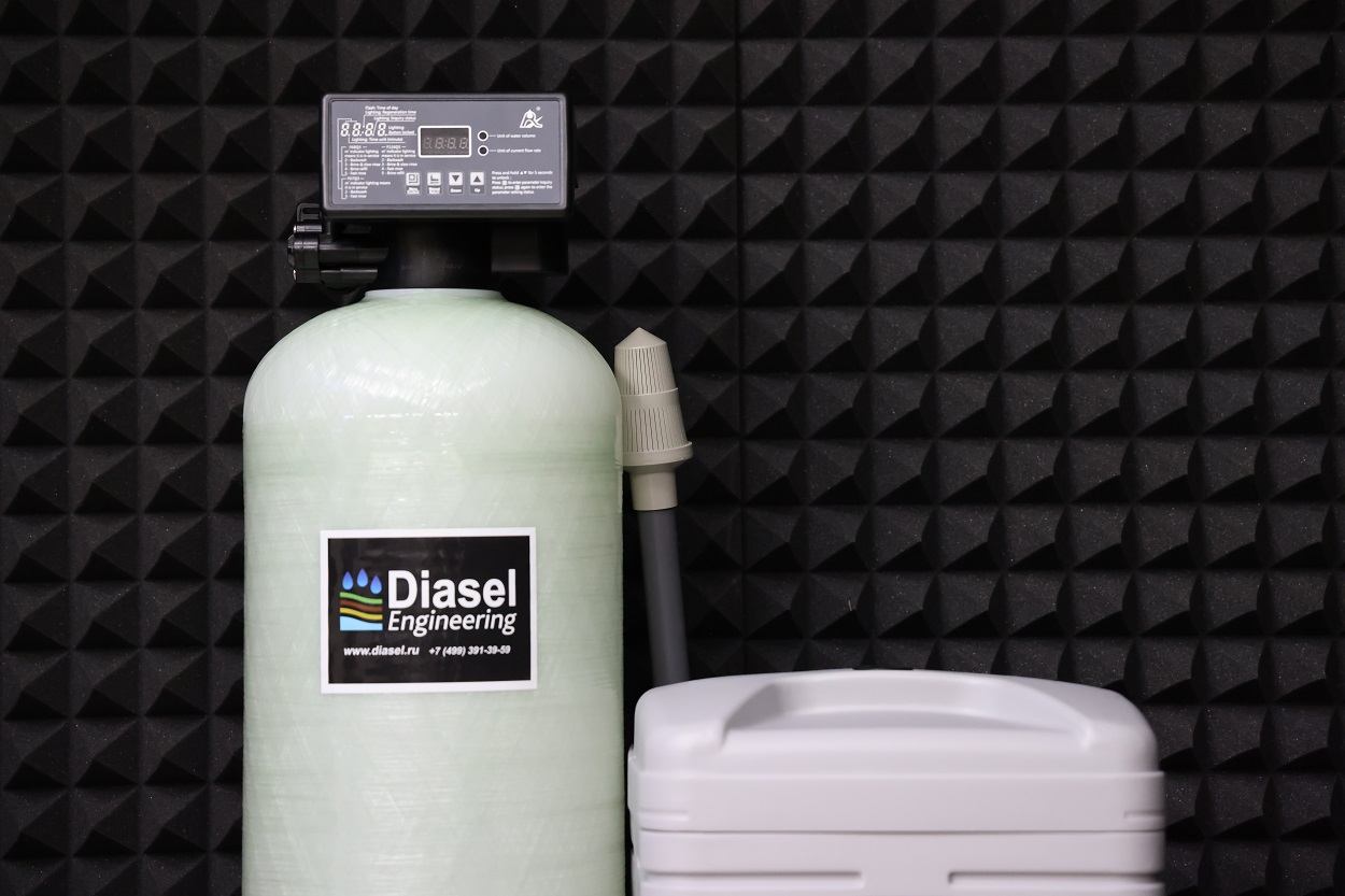 Анионитовый фильтр для смягчения воды DFD 1044