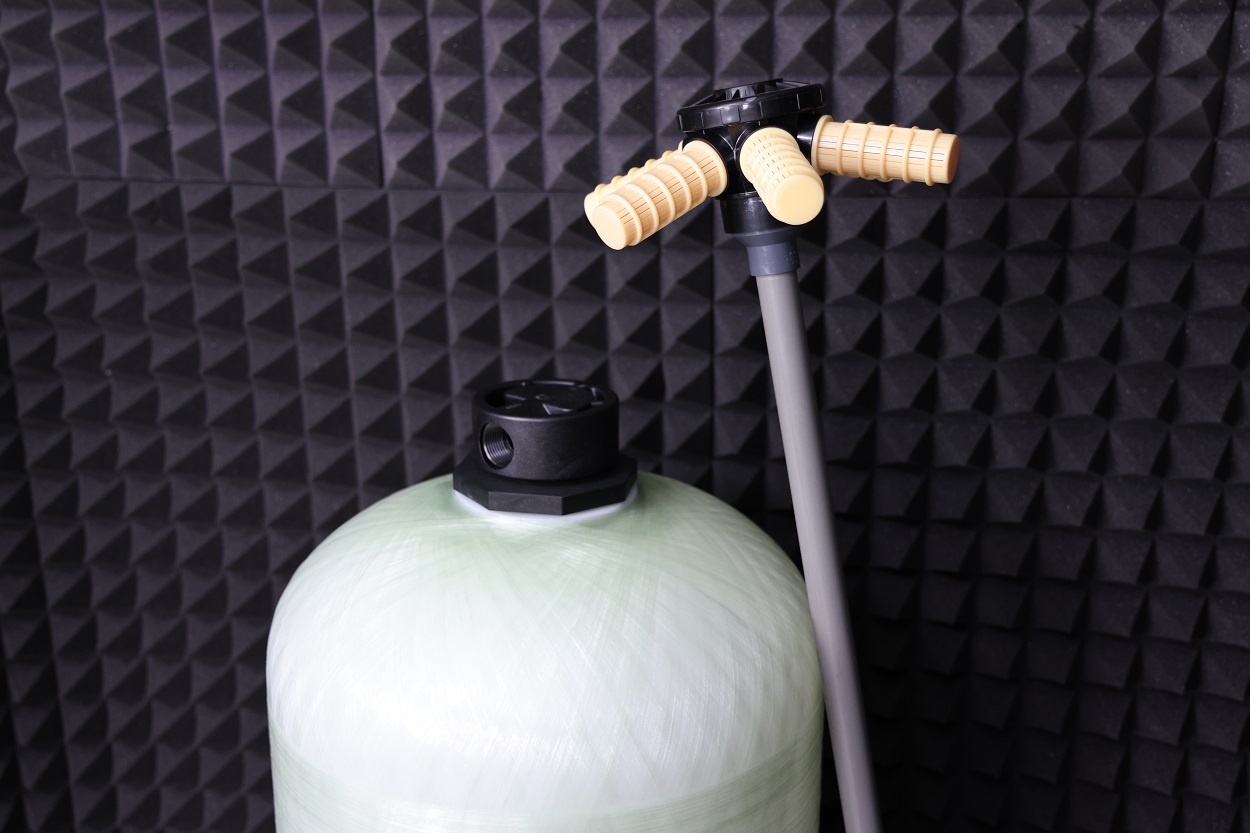 Фильтр смешанного действия обессоливает воду 1665