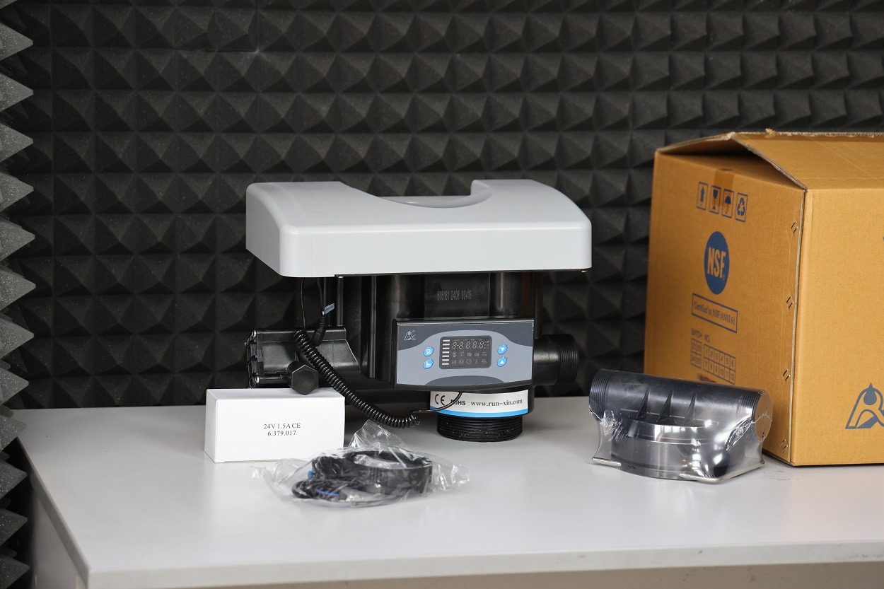 Оголовник для водоочистки Runxin N77B1