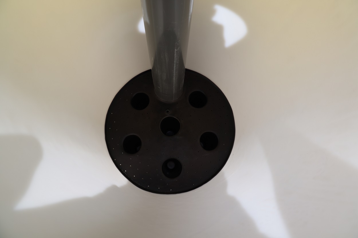 Солевой бак на 500 л больших размеров