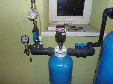 Очистка воды из скважины от железа и сероводорода